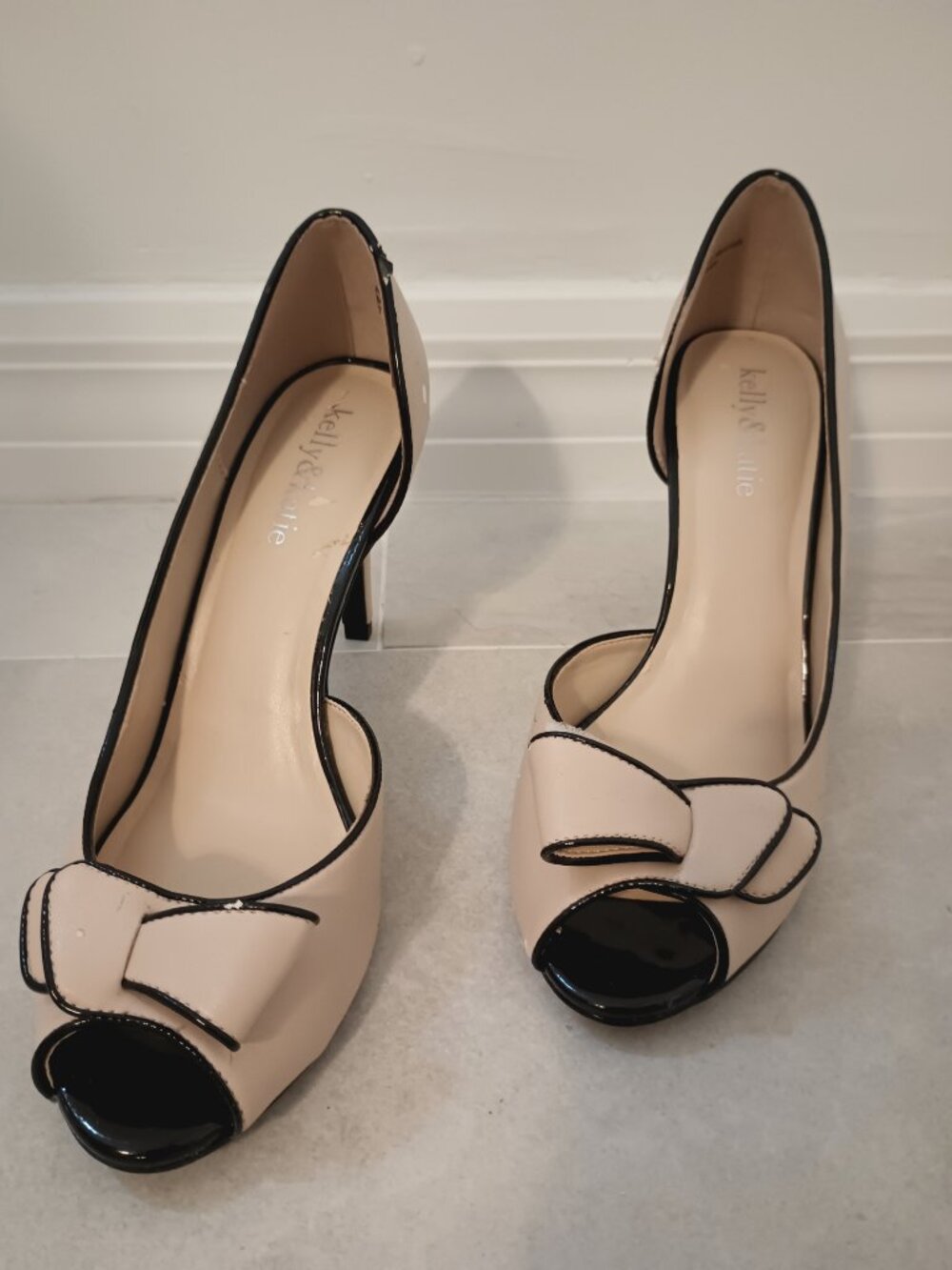 Kelly & Katie Women's Tan and Cream Sandals Women's Size 7.5 Great Condition